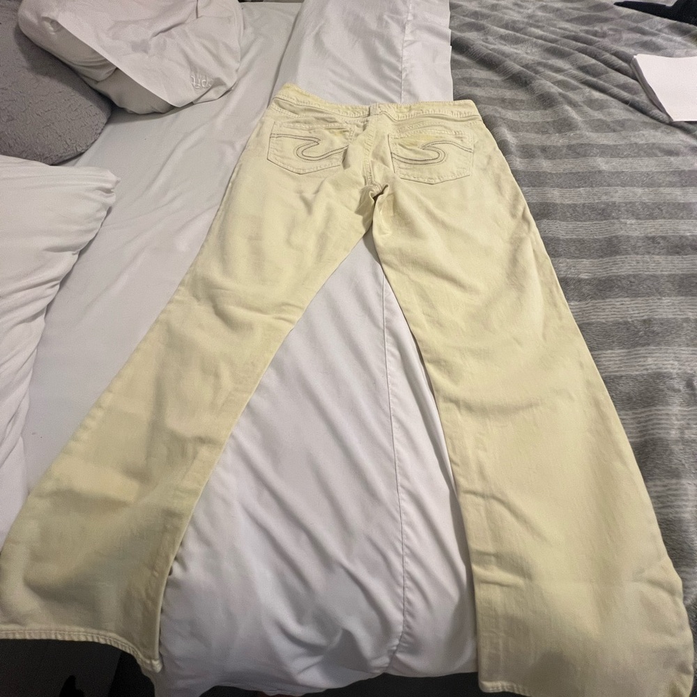 Women’s Silver jeans Pastel yellow capris Jeans, Size 28
